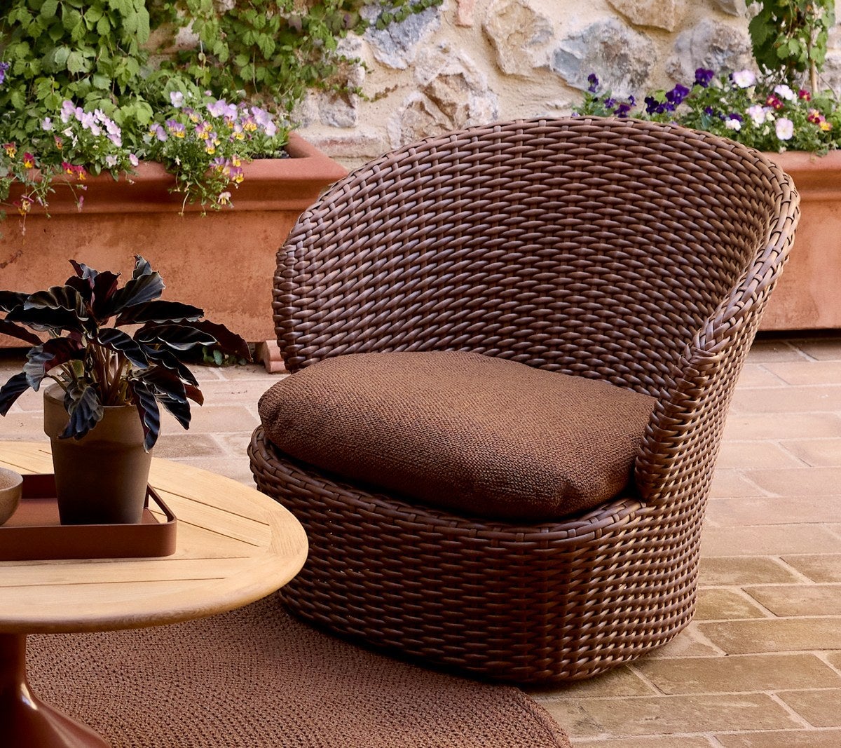 Coast-lounge-chair-in-umber-brown-20322277-env-00a11