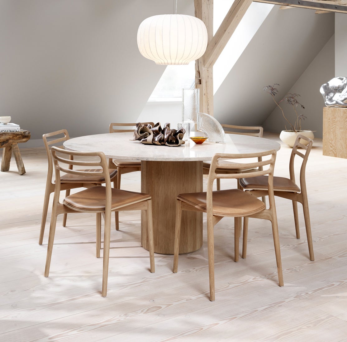 vipp-495-cabin-round-table-lightoak-06