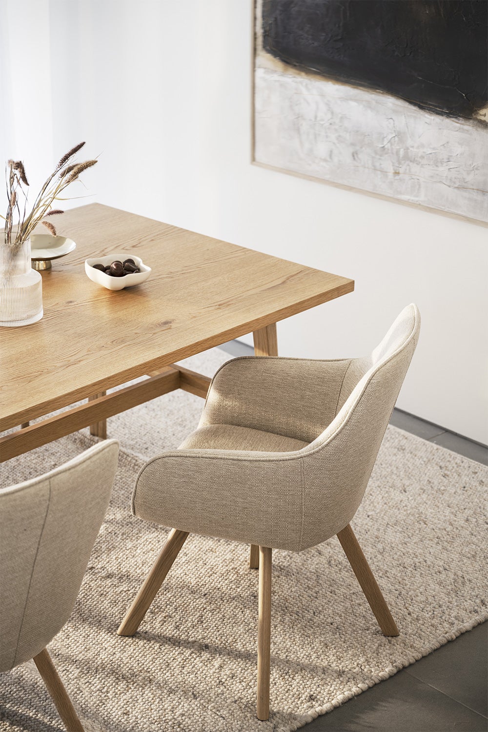 Alison-karmstol-117880-light_beige-ek-miljo1
