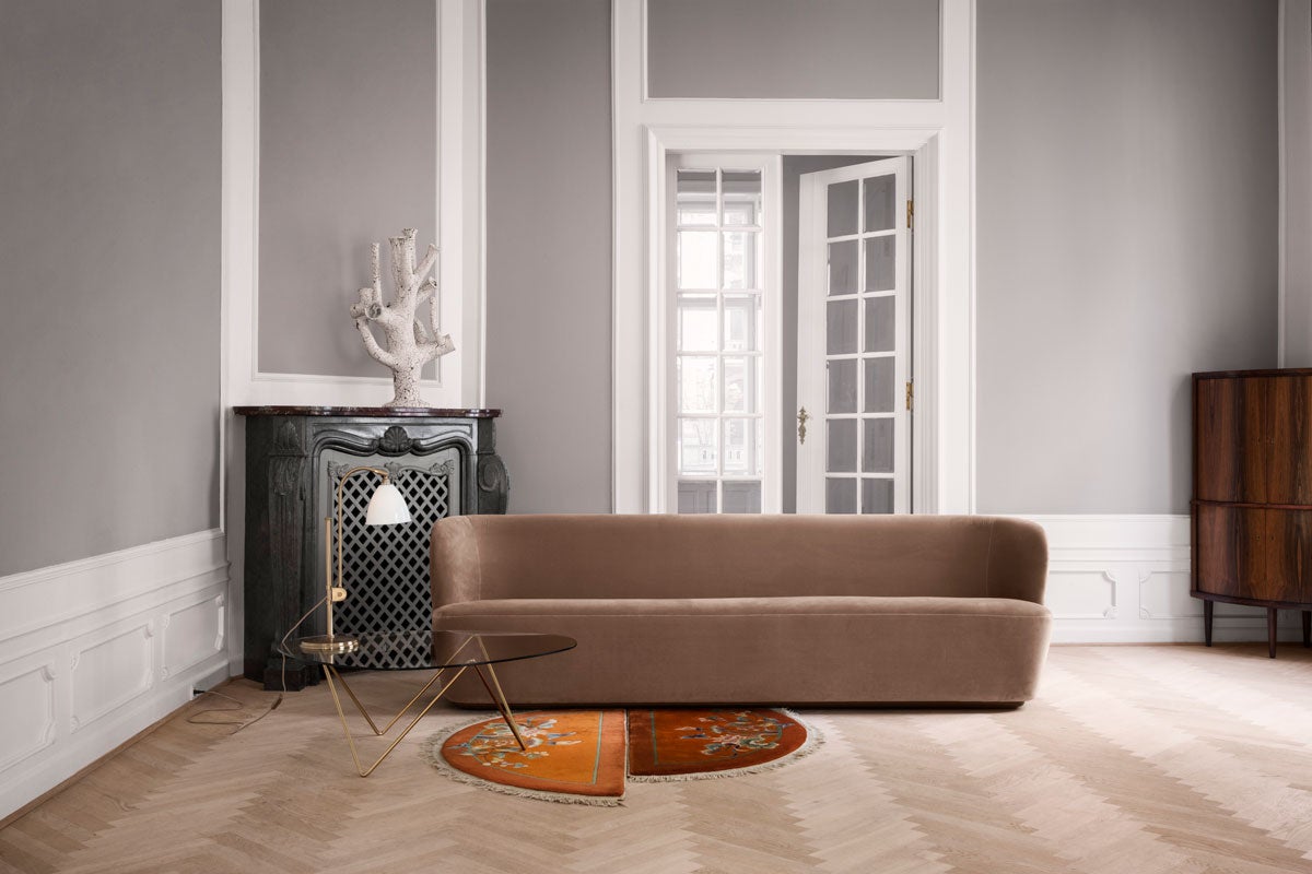 BL1TableLamp_PedreraLoungeTable_StaySofa_On_1
