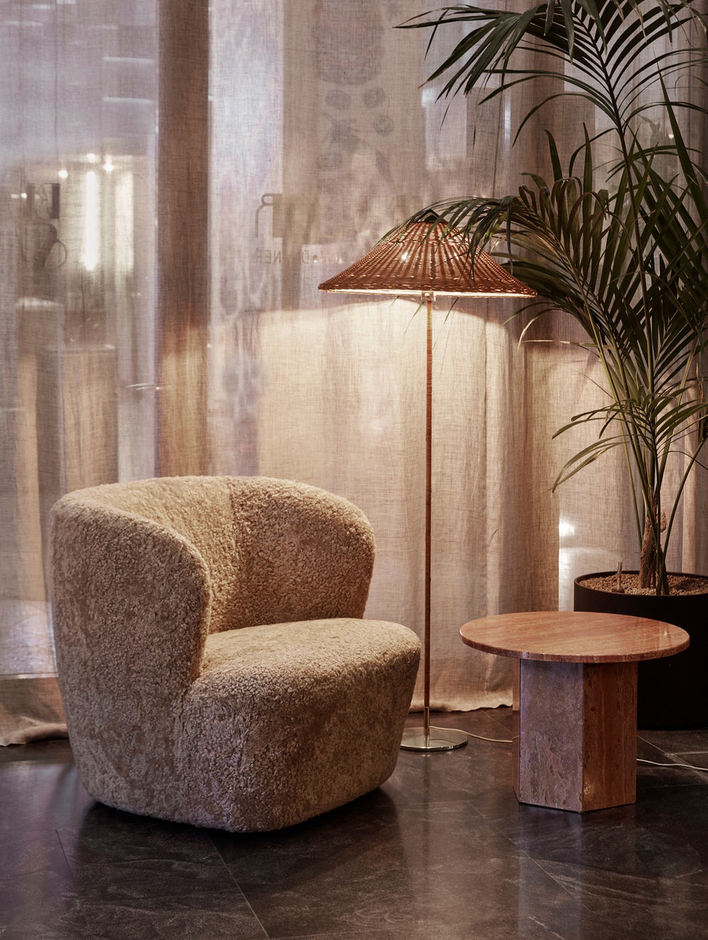 AtSix_StayLoungeChair_9602FloorLamp_EpicCoffeeTable.jpg AtSix_StayLoungeChair_9602FloorLamp_EpicCoffeeTable