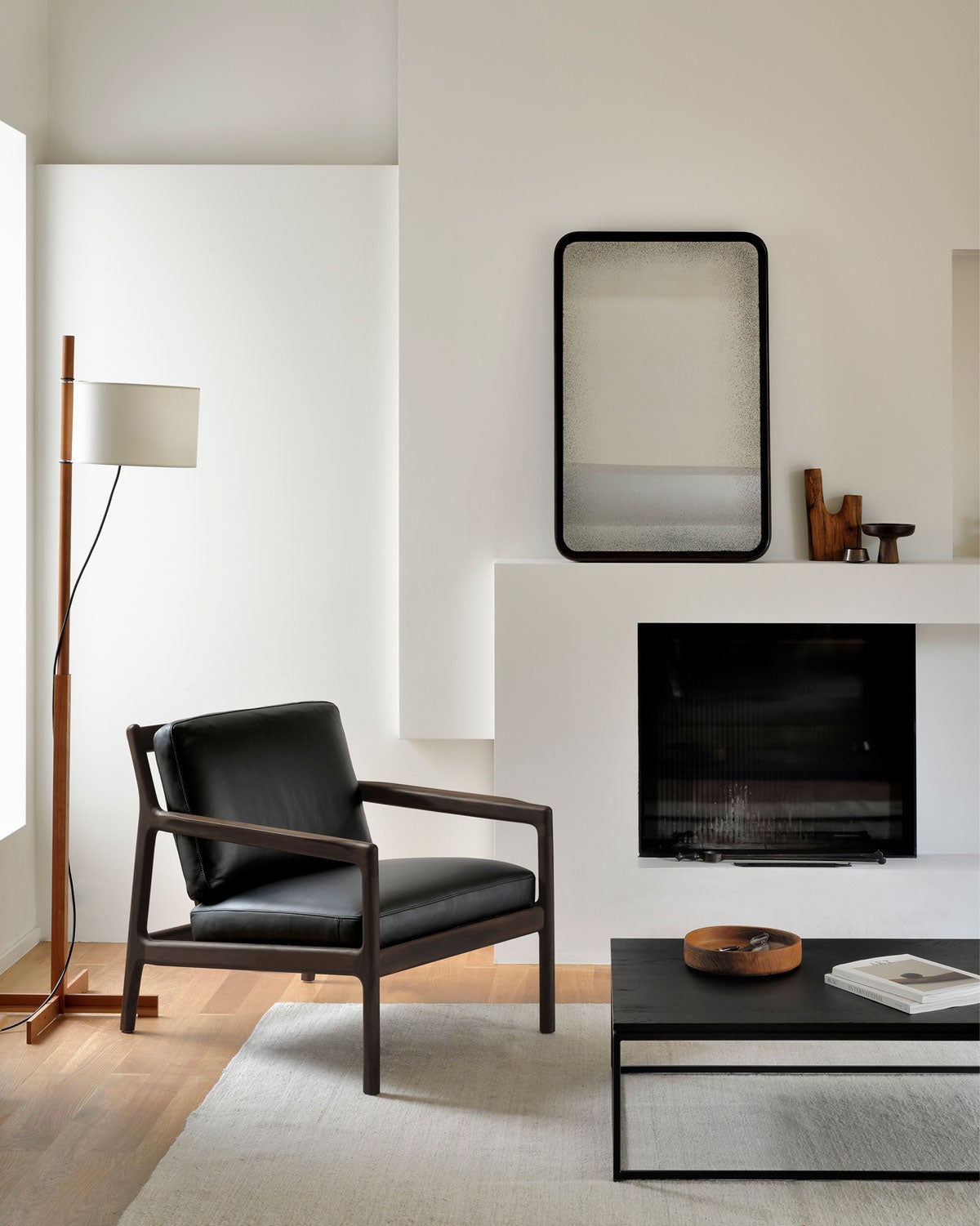 Jack-Loungestol-Lader-Svart-Miljo_1