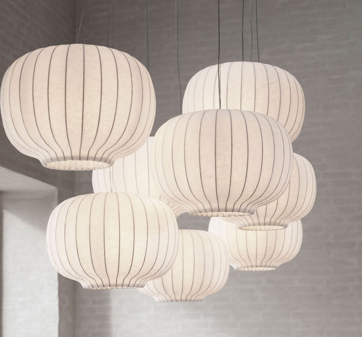 Vipp-586-Paper-Pendant-Dark-Oak-Miljöbild-4