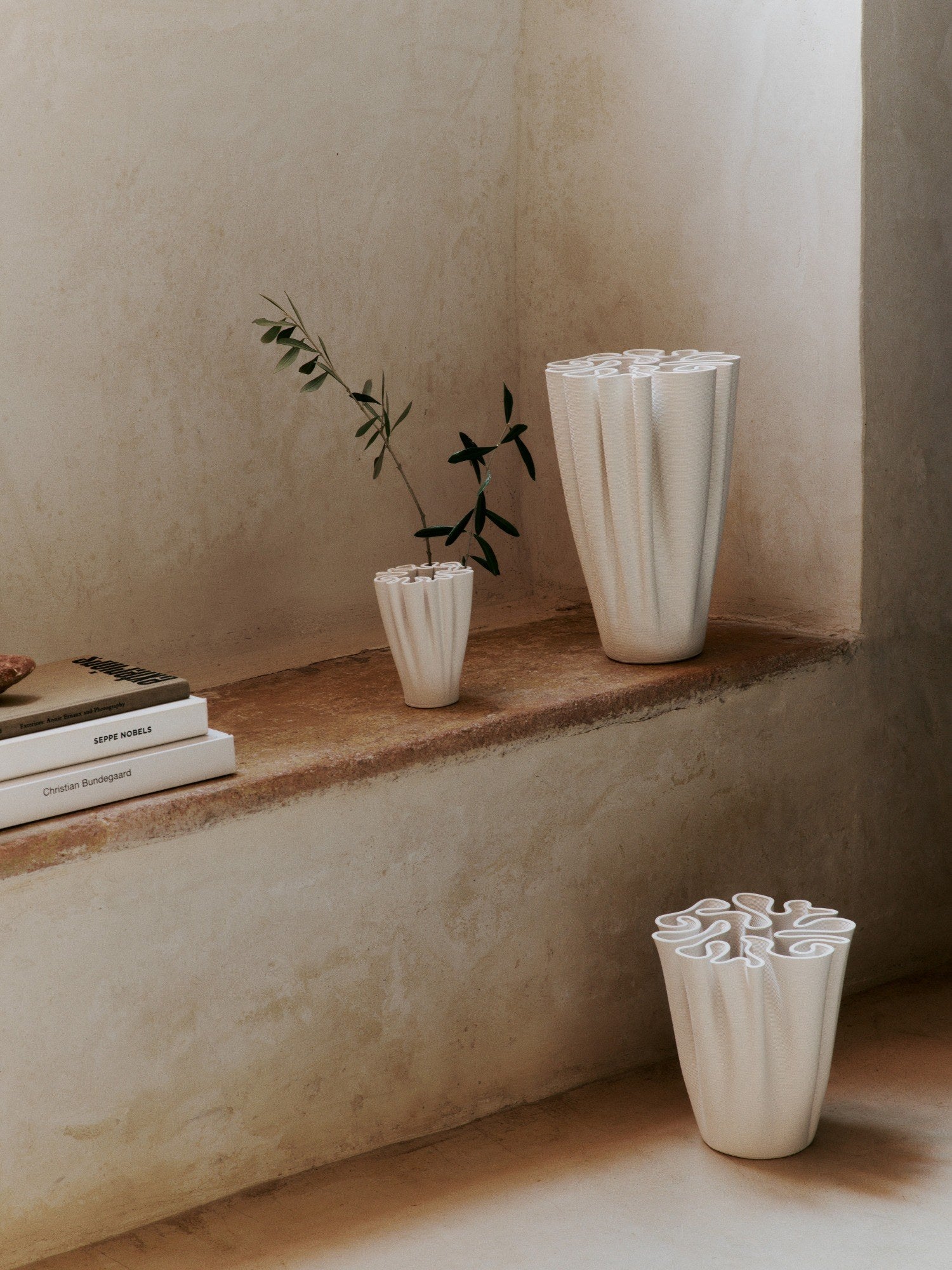 Ferm-Living-Dedali-Vase-H11-Off-white-1034-miljo-1