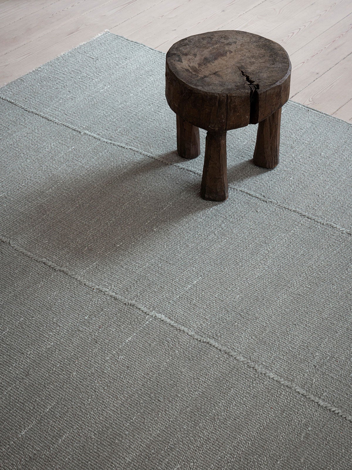 Linie-Design-Flow-Shen-Rug-Mint-Grey-Lifestyle-2