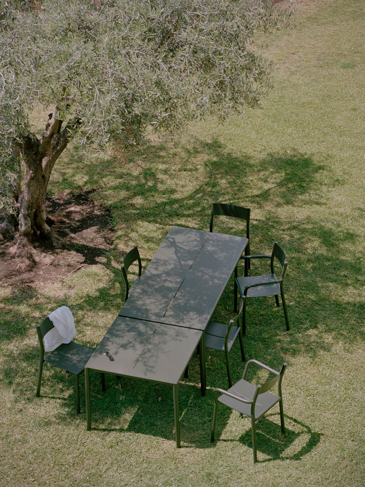 May-Table-85x85-170x85-Chair-Armchair-Dark-Green-Miljo