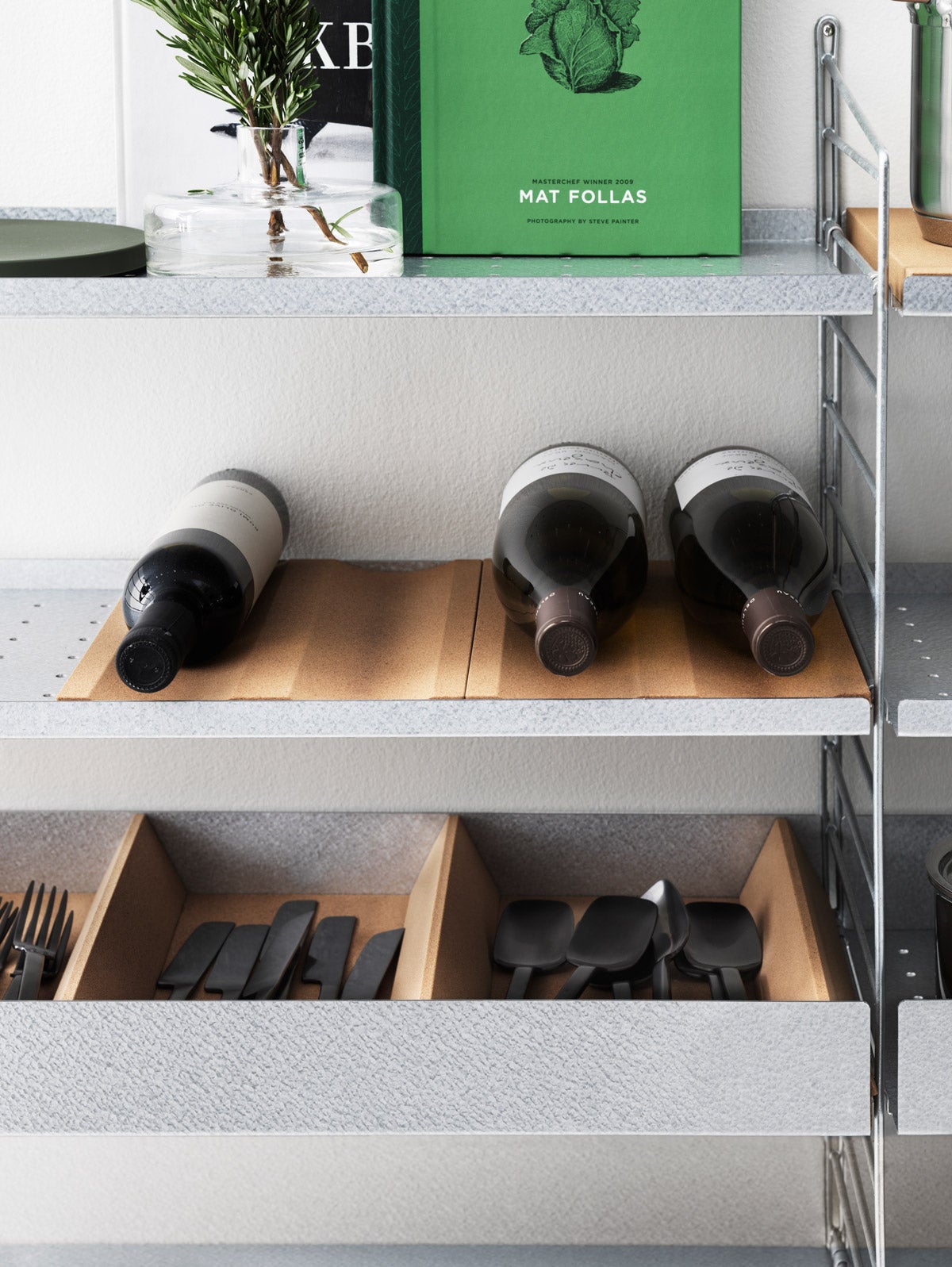solution-string-system-kitchen-galvanized-cork-2_portrait