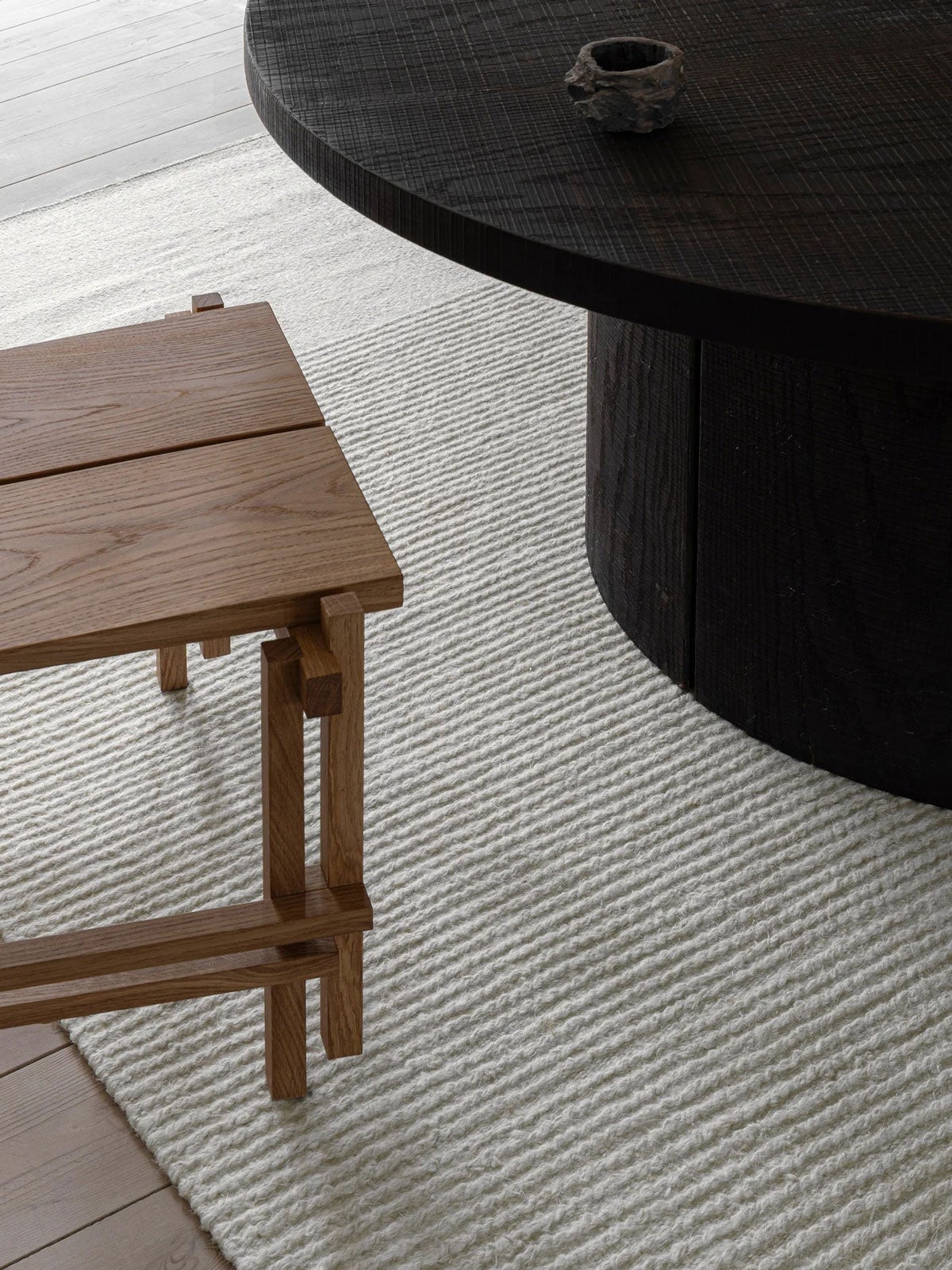 Linie-Design-Loop-Kaze-Rug-Lifestyle-1