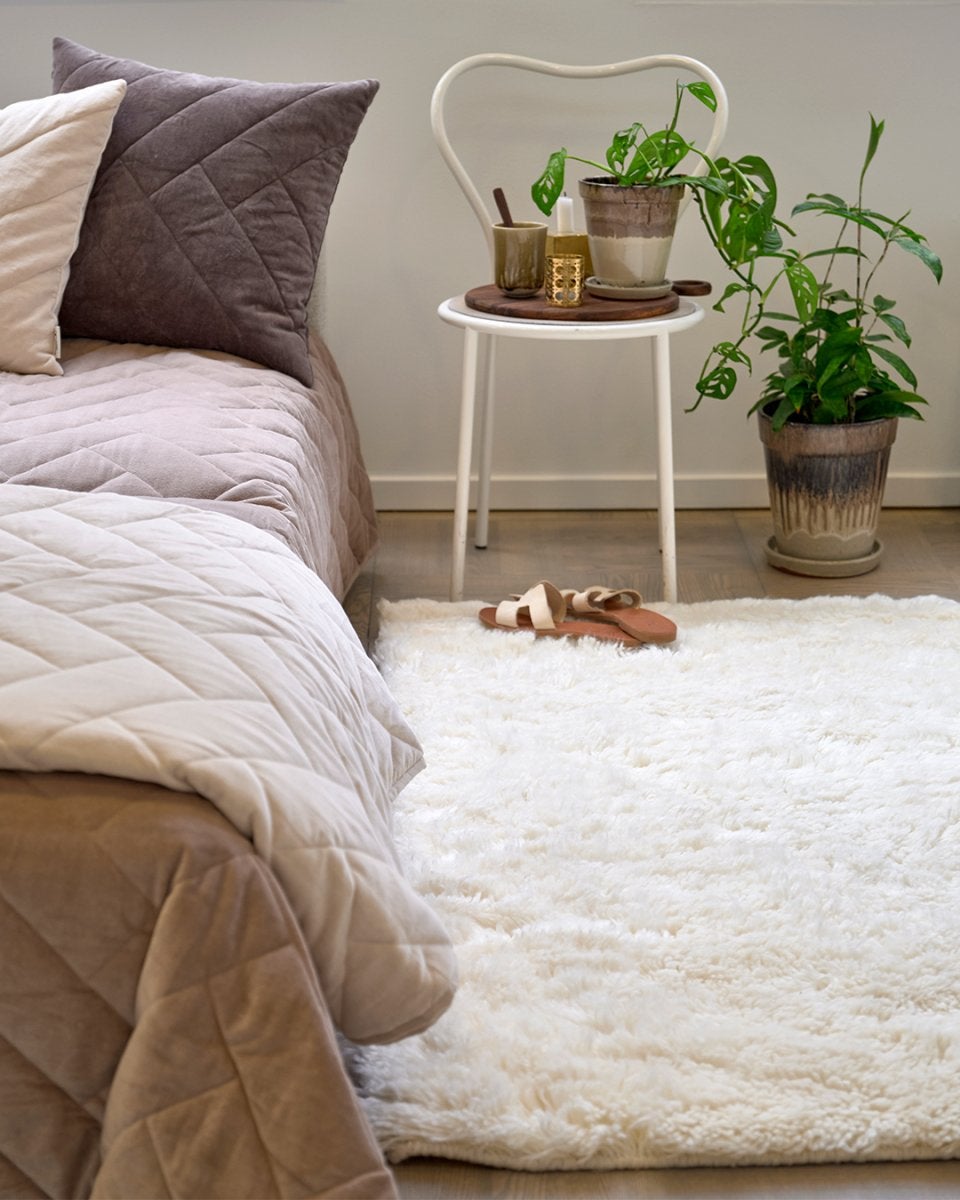 Cloudy-matta-Naturvit-80-150-Classic-Collection-Sovrum1