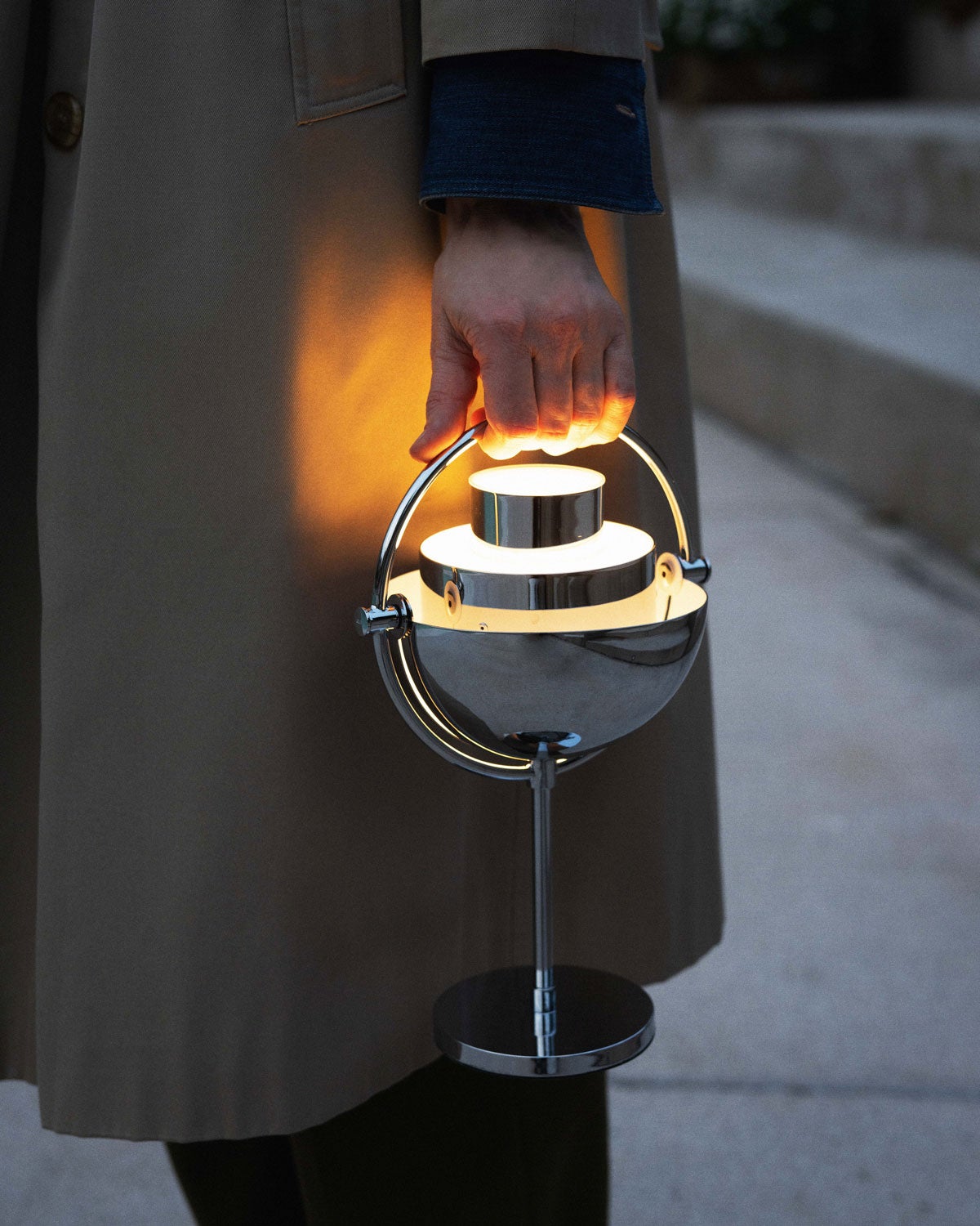 Multi-Lite-Portable-Chrome-Miljo.jpg