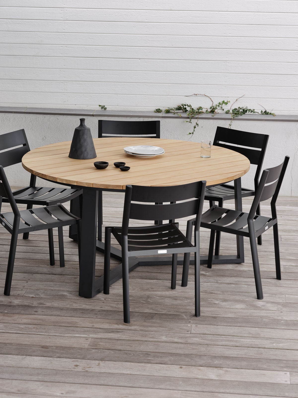 Brafab-Laurion-Matbord-150-Teak-Aluminium-Miljo_2
