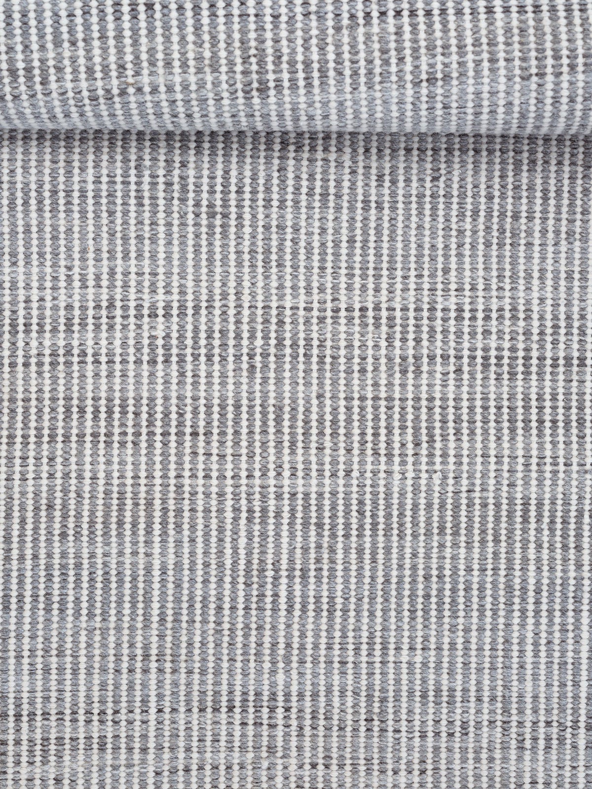 Linie-Design-Arbrello-Rug-Metal-Detail