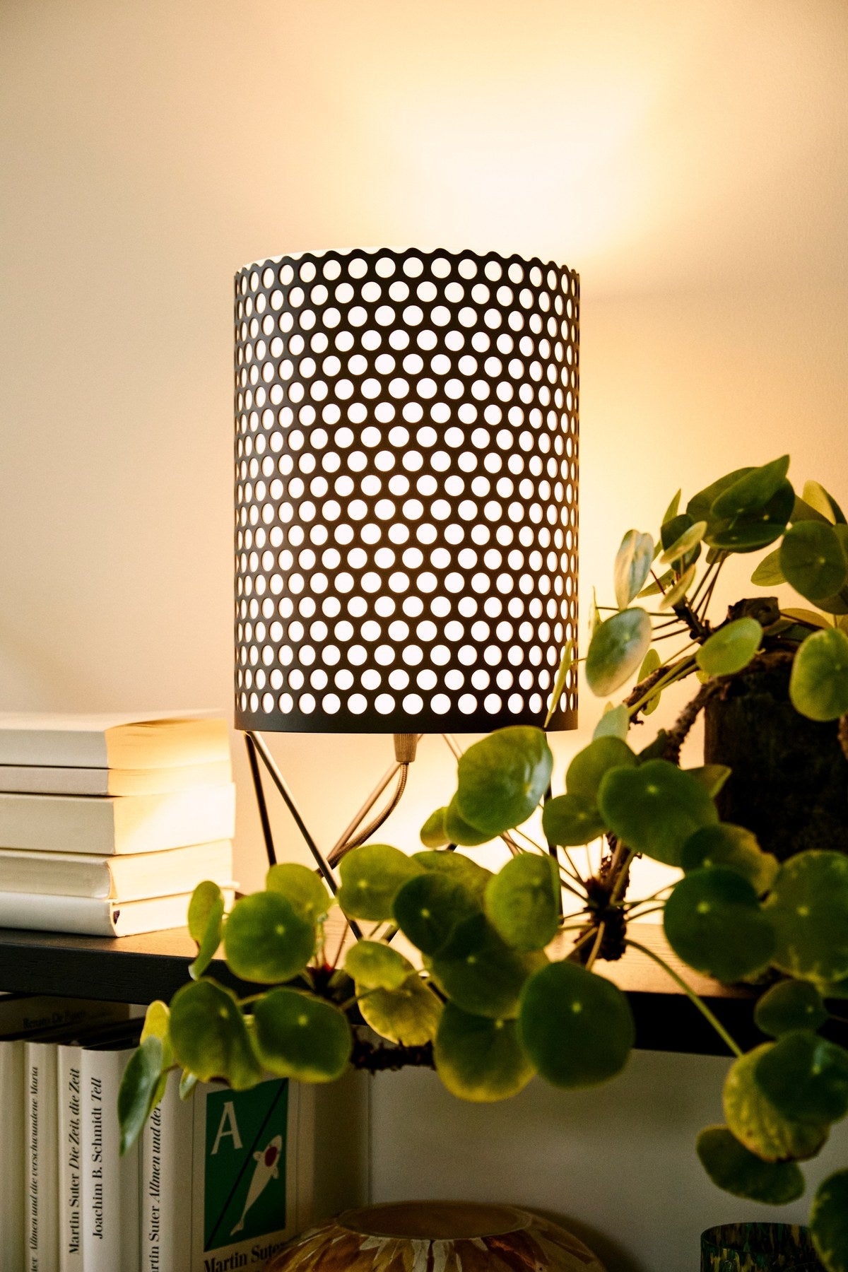 Gubi-ABC-Bordslampa-Svart-10003892-h