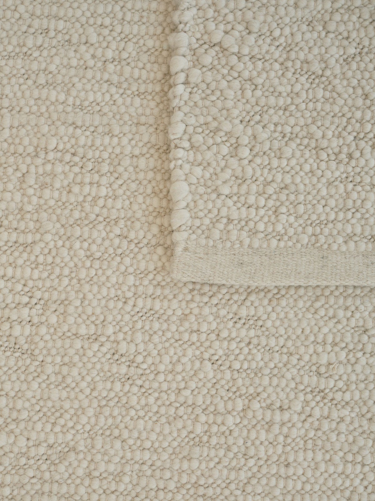 Linie-Design-Pebbled-Poem-Matta-White-Detalj