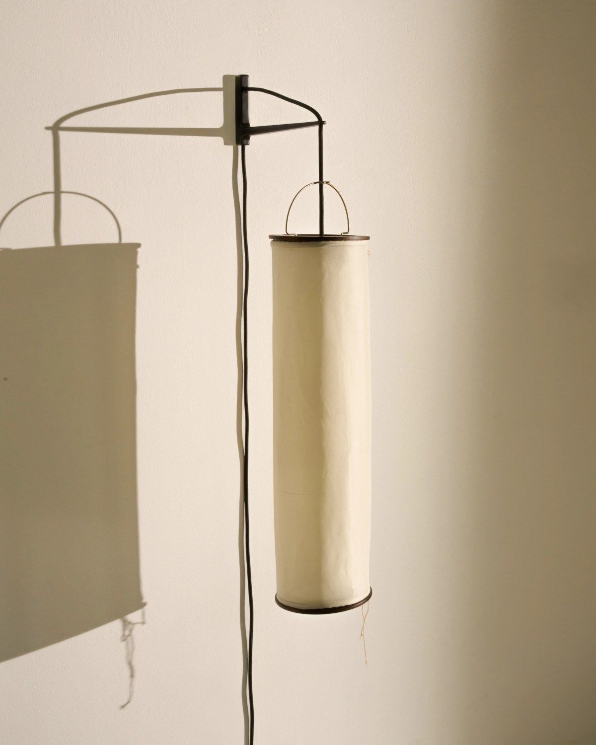 Gubi-Silk-Lantern-Vagglampa-miljo-934933576186793