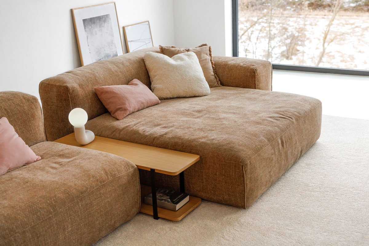 Edda+bord-tyg-Bloom-2-Teddy-Brown-Legs-Oak
