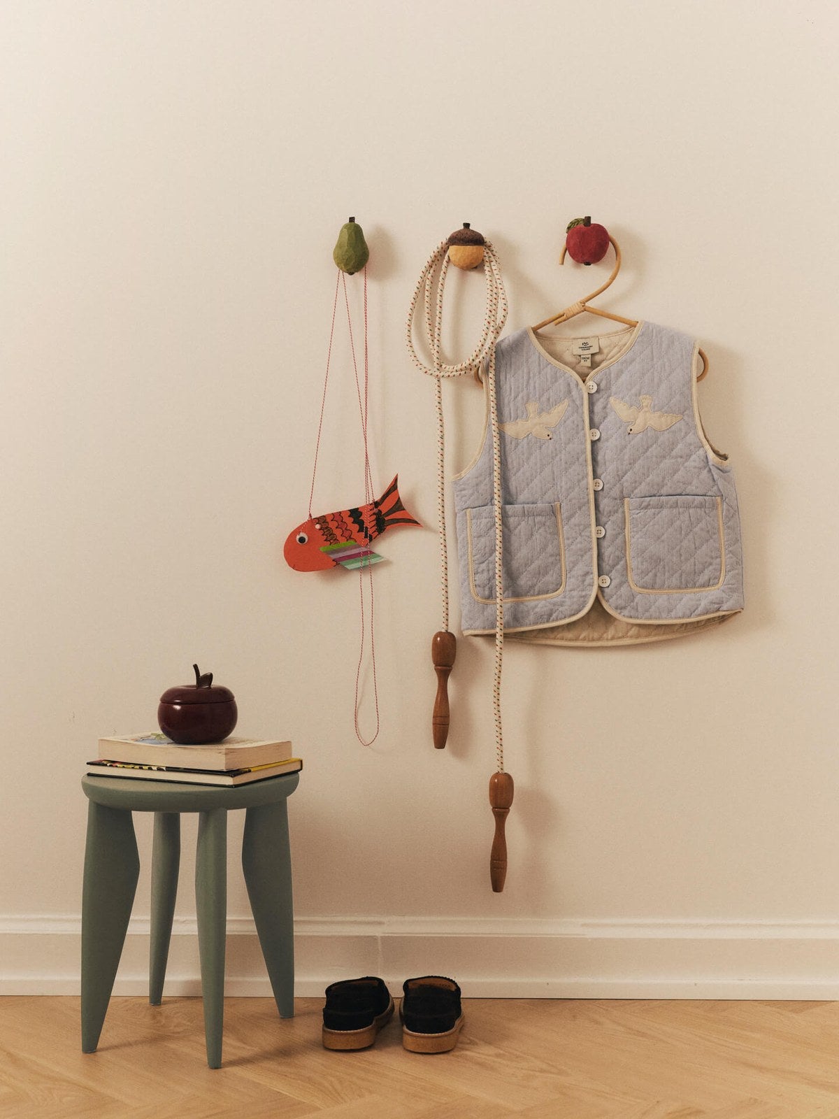 Ferm-Living-Apple-Krok-Poppy-Red-miljo-1