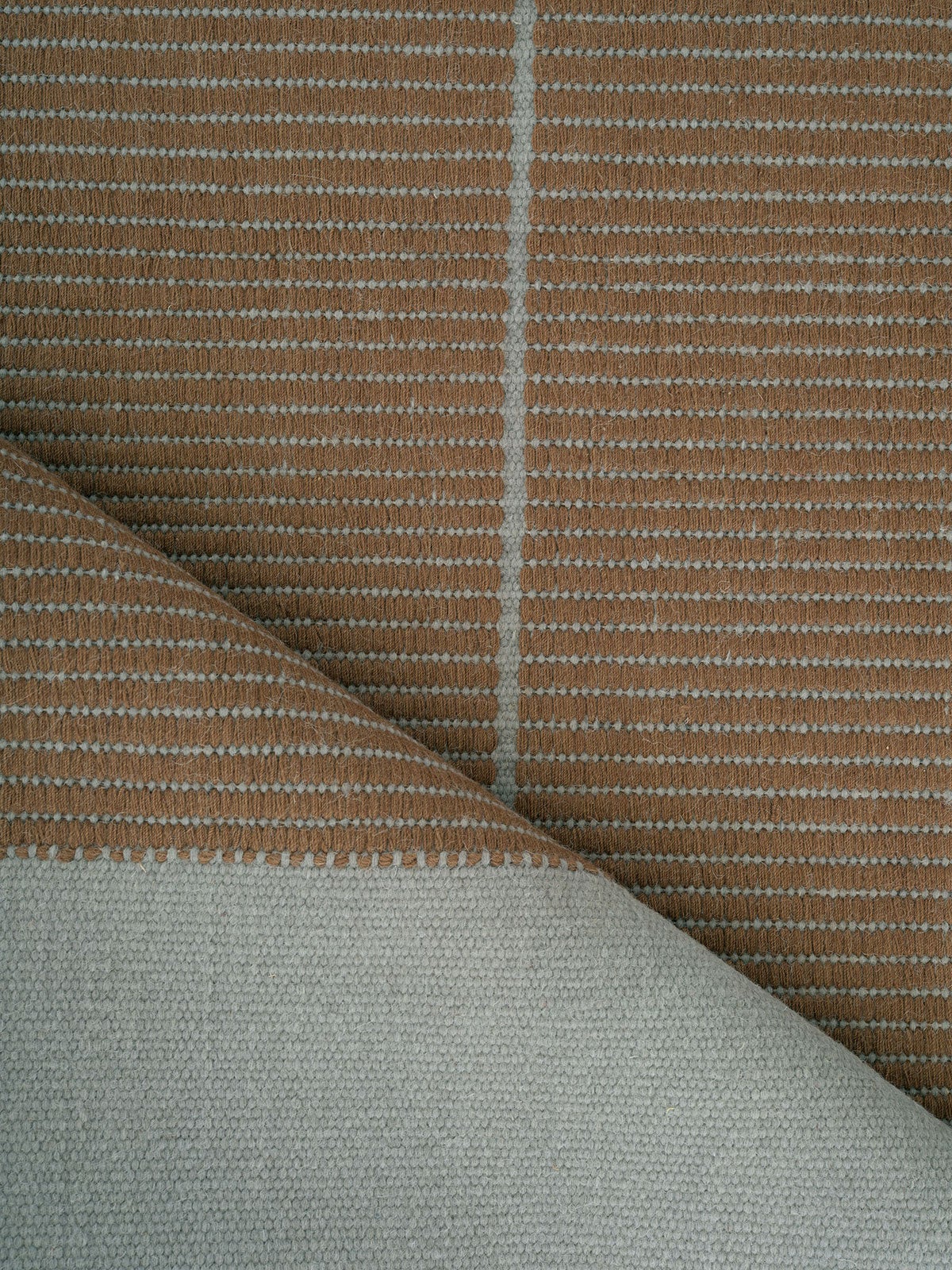 Linie-Design-Poetic-Grid-Camel-Detail