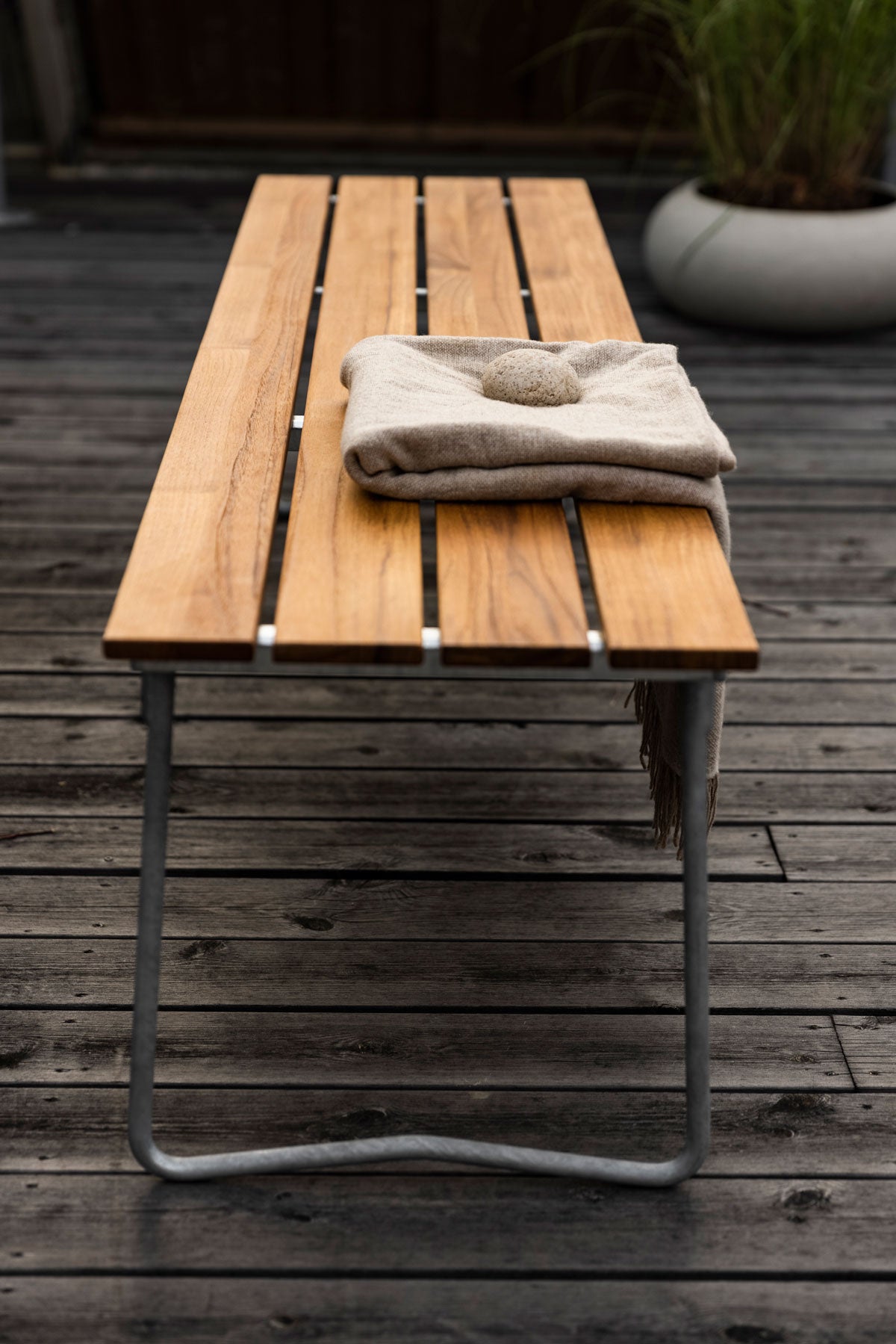 Grythyttan-Bank-9-Teak-Miljo