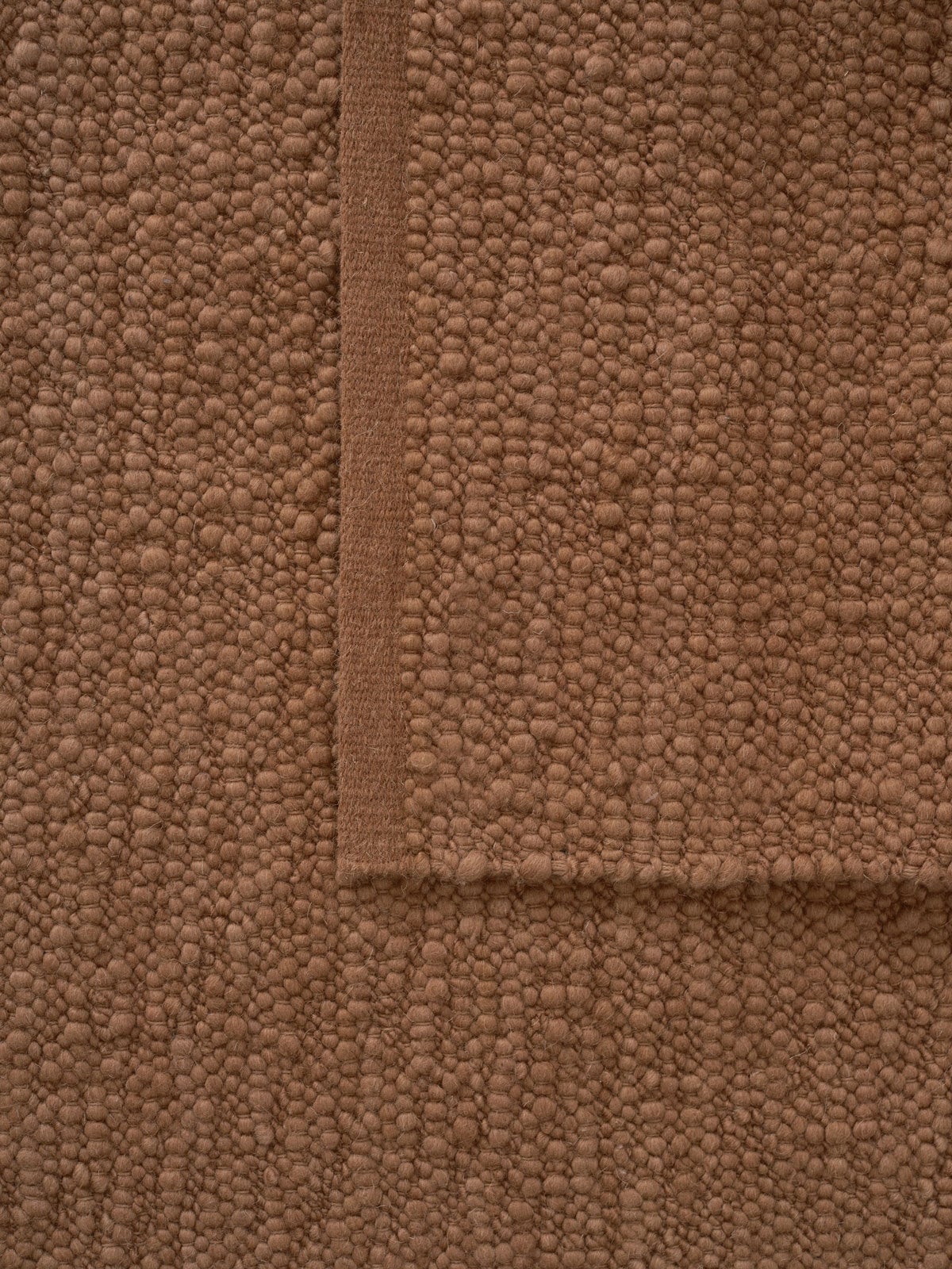 Linie-Design-Pebbled-Poem-Matta-Terracotta-Detalj