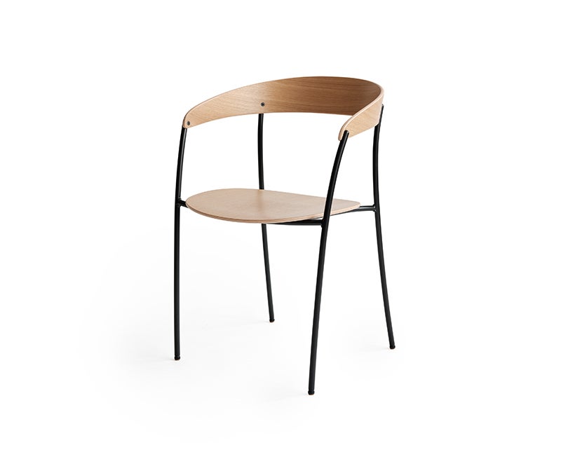 03-Missing-Chair-with-Armrest-Natural-Oak-Perspective