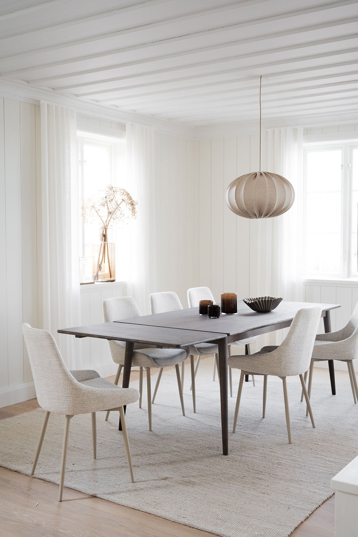 Rowico-Sierra-Stol-Ljusbeige-Beige-Miljo