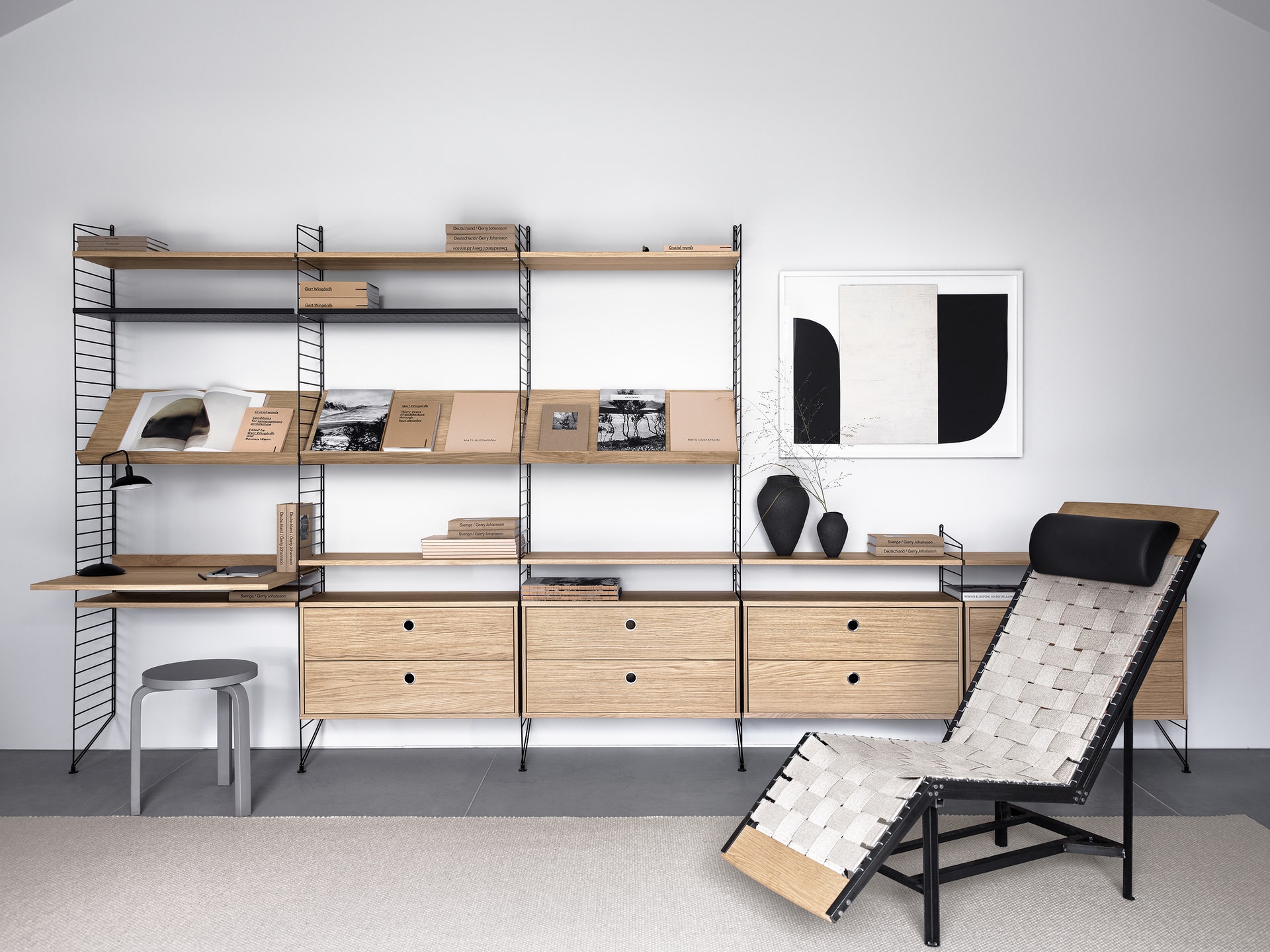 String-kombination-black-oak-livingroom.jpg String Regal - Nach eigenen Wünschen gestalten. Dieses Modell Eiche/Schwarz