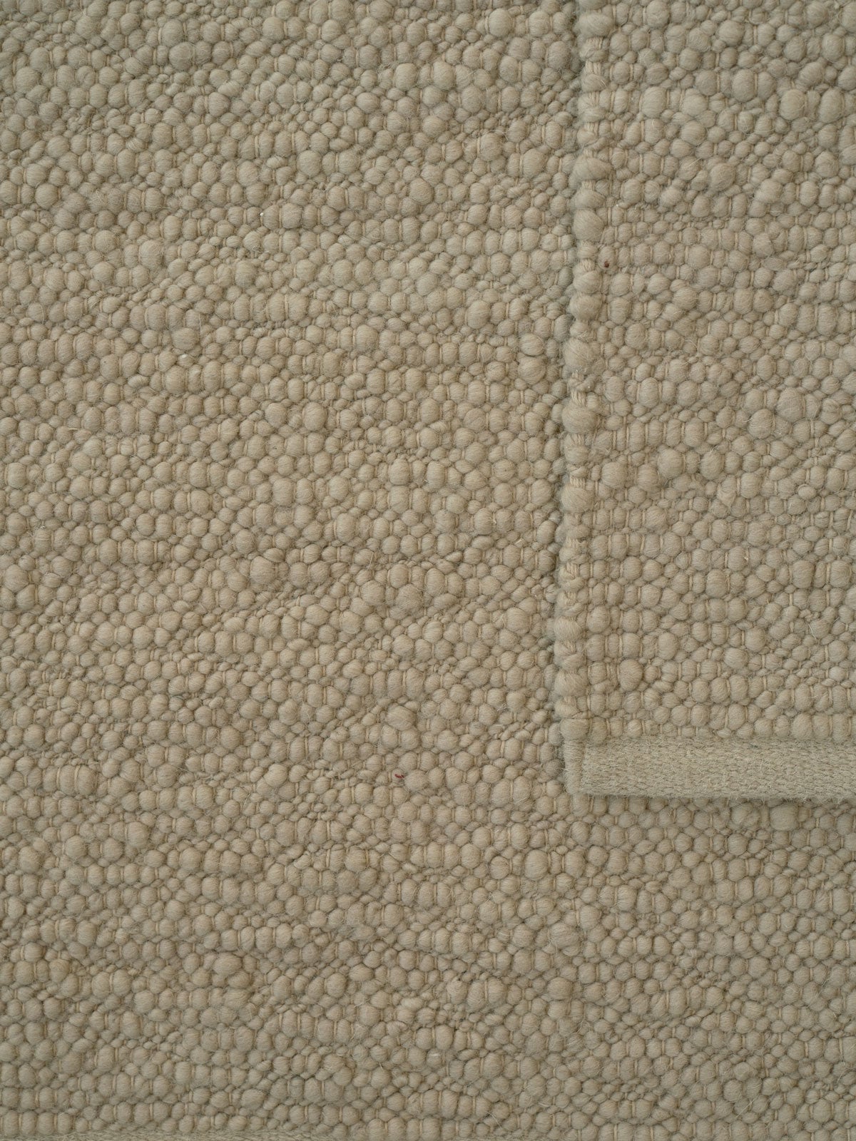 Linie-Design-Pebbled-Poem-Matta-Beige-Detalj