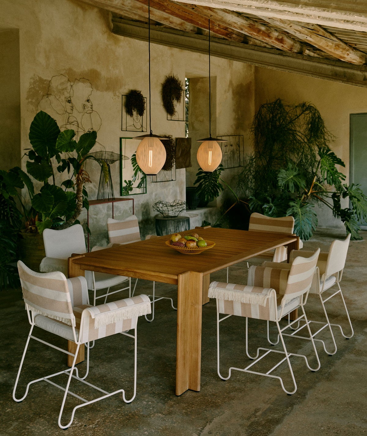 Atmosfera-Dining-Table-Miljo-1