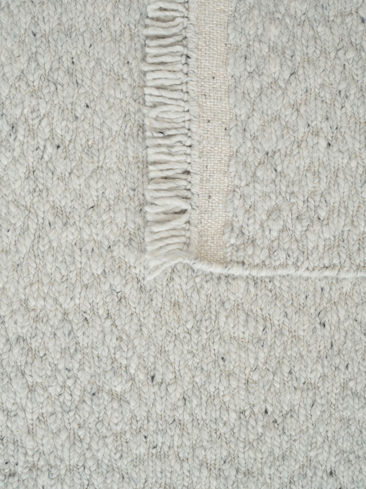 Linie-Design-Blonde-Maze-Matta-Grey-Detalj