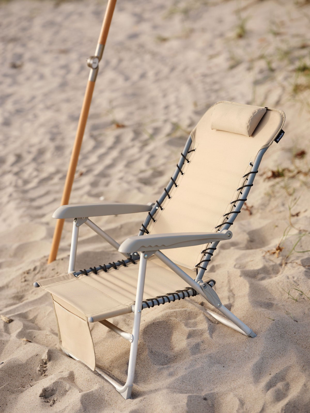 Brafab-Ulrika-Strandstol-Sand-Miljo.jpg Brafab-Ulrika-Strandstol-Sand-Miljo.jpg