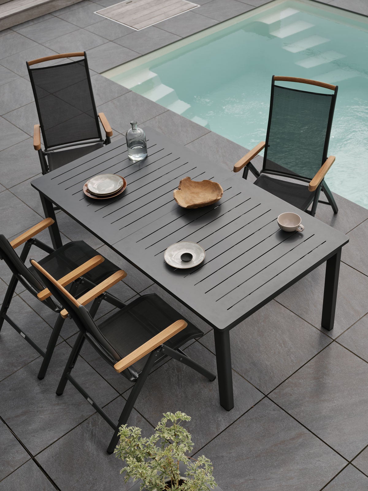 Brafab-Lomma-Matbord-194-Black-Miljo_1