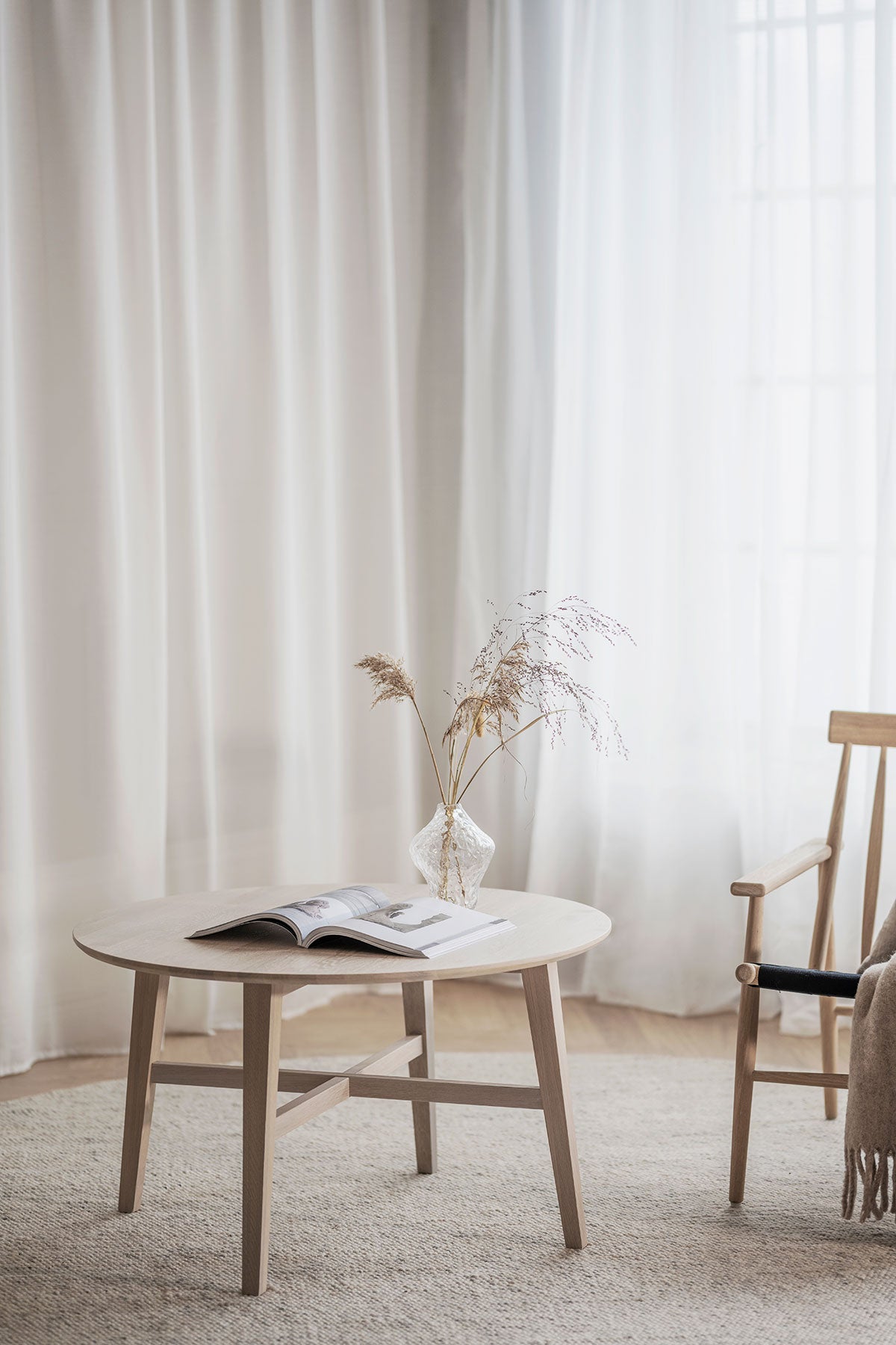 Rowico-Filippa-Coffee-Table-Round-White-Oak-Lifestyle