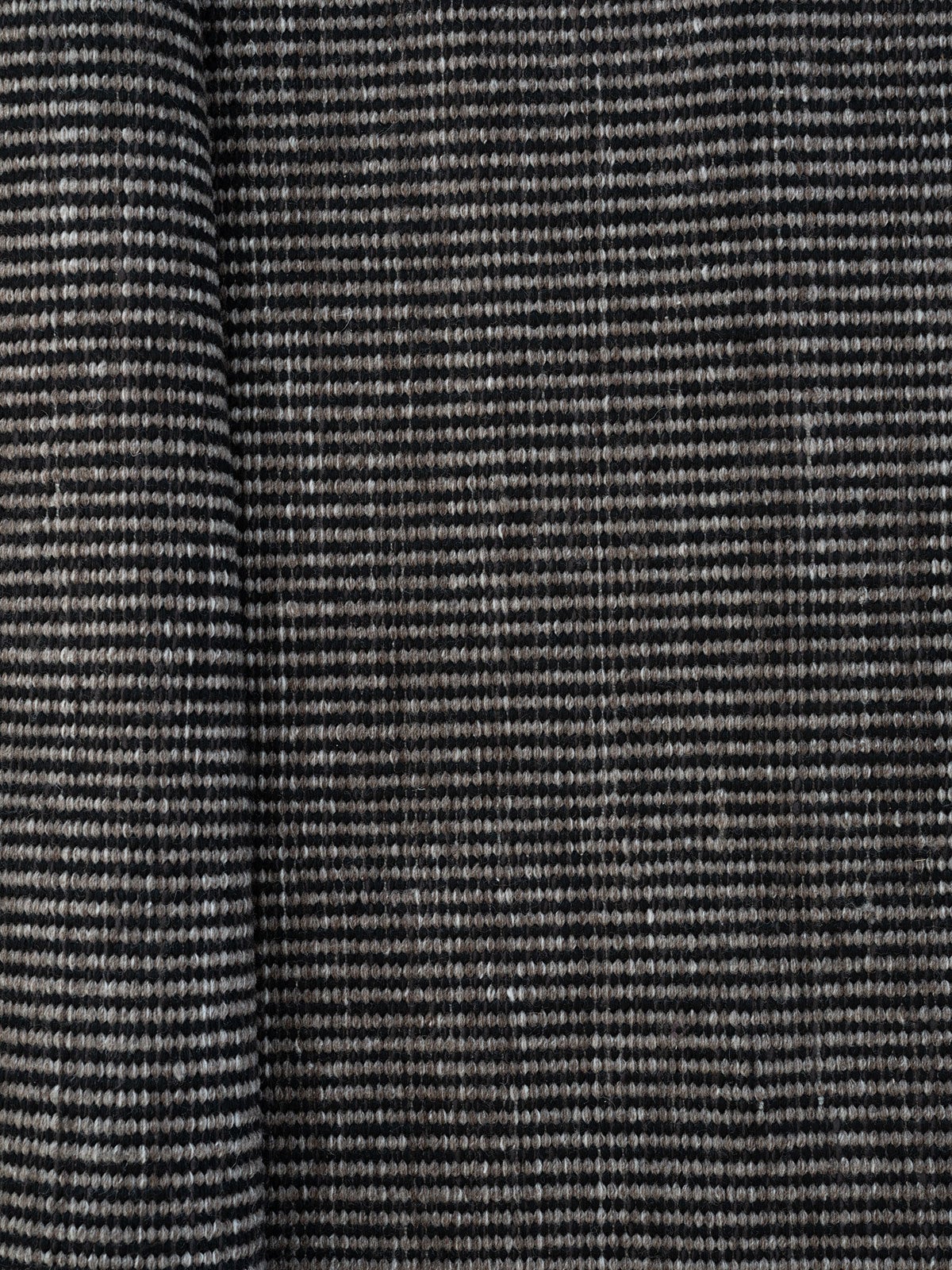 Linie-Design-Arbrello-Rug-Black-Detail