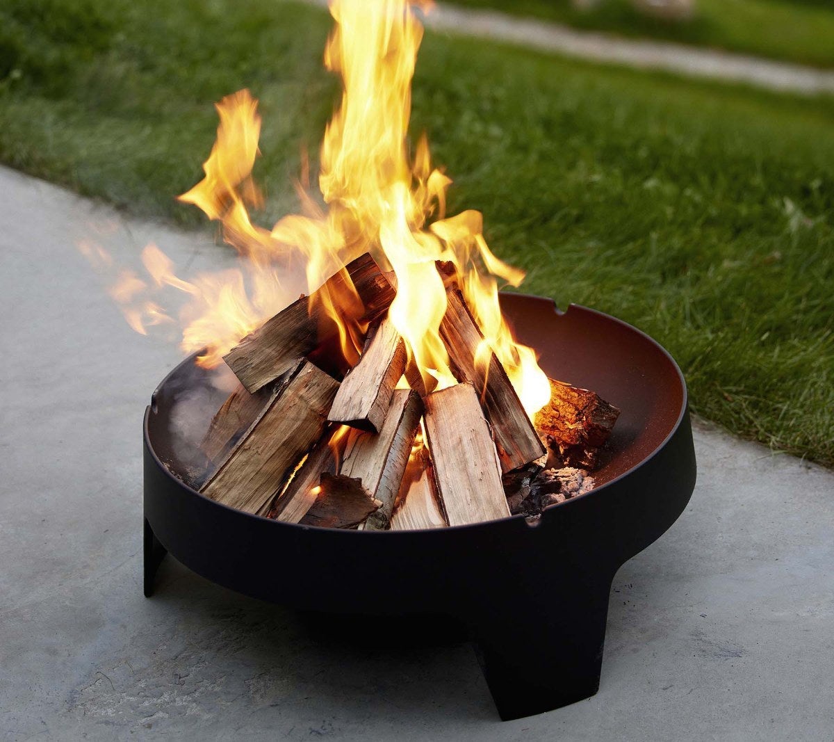 Ember-fire-pit-20906032-env-b56f7