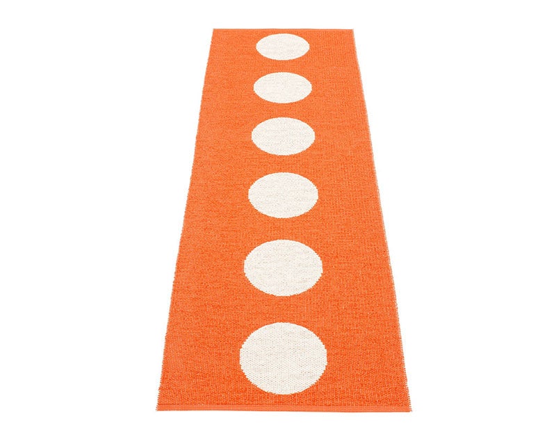 vera-orange-matta-fram-pappelina