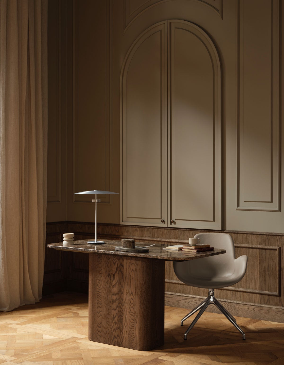 Bolia-Reflection-Table-Lamp-Brushed-Aluminium-Lifestyle